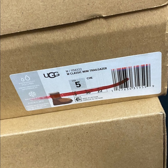 UGG CLASSIC MINI TRAILGAZER - Picture 6 of 6